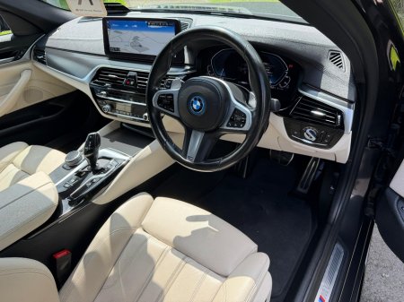 2022 BMW 5-Series - photo 22