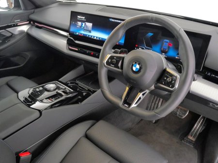 2024 BMW 5-Series - photo 6