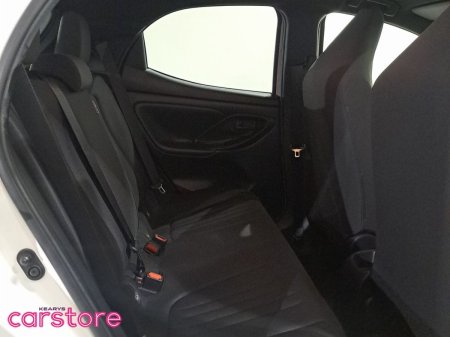 2023 Toyota Yaris - photo 13