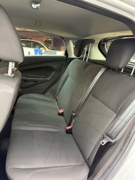2015 Ford Fiesta - photo 9
