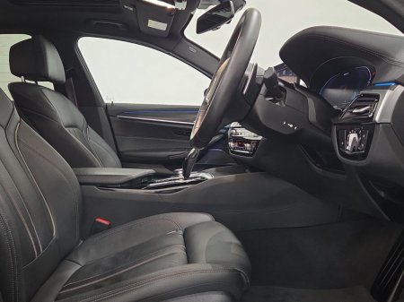 2022 BMW 5-Series - photo 12