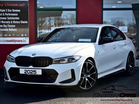 2025 BMW 3-Series 330E M-SPORT // M-PERFORMANCE PACK // 12 MONTH WARRANTY // SAME DAY FINANCE