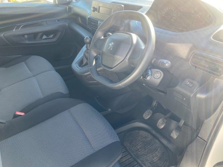 2020 Peugeot Partner - photo 7