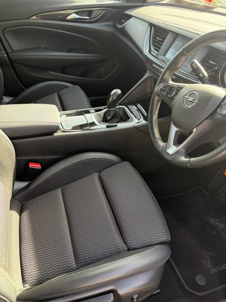 2021 Opel Insignia - photo 9