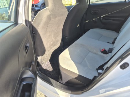 2017 Toyota Aqua - photo 19