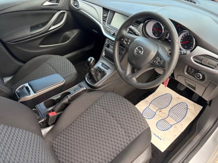 2017 Opel Astra - photo 4
