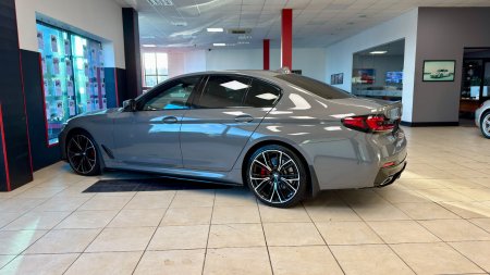 2022 BMW 5-Series - photo 7