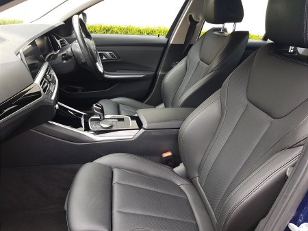 2022 BMW 3-Series - photo 7