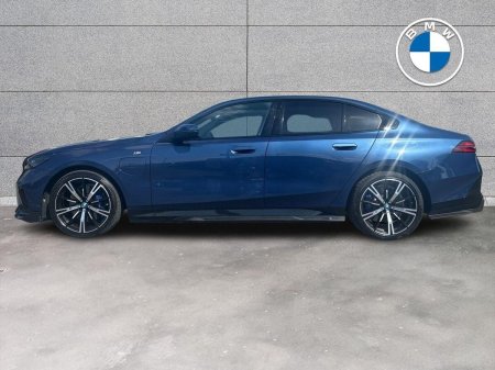 2024 BMW 5-Series - photo 3