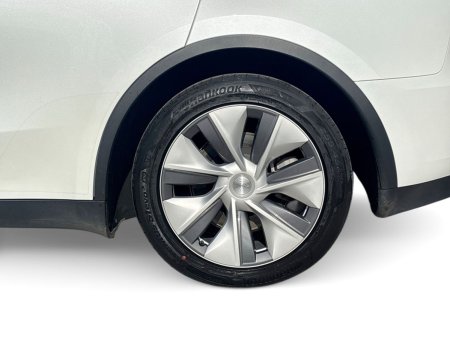 2024 Tesla Model Y - photo 7