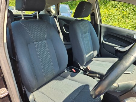 2012 Ford Fiesta - photo 17