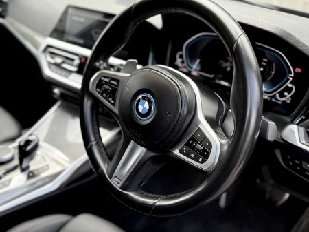 2022 BMW 3-Series - photo 15