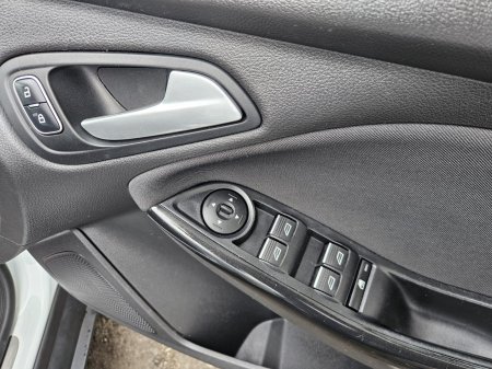 2017 Ford Focus - photo 9