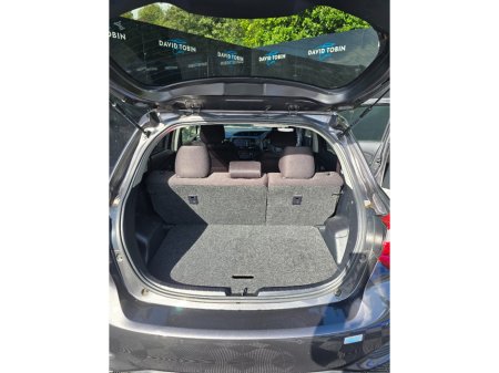 2019 Toyota Vitz - photo 12