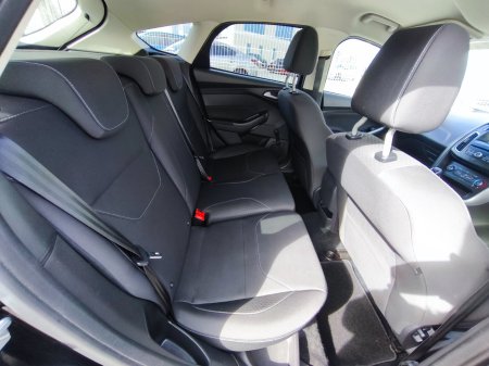 2017 Ford Focus - photo 17