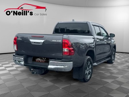 2025 Toyota Hilux - photo 8