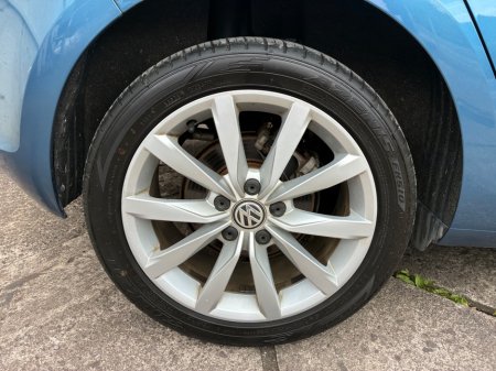 2017 Volkswagen Golf - photo 2