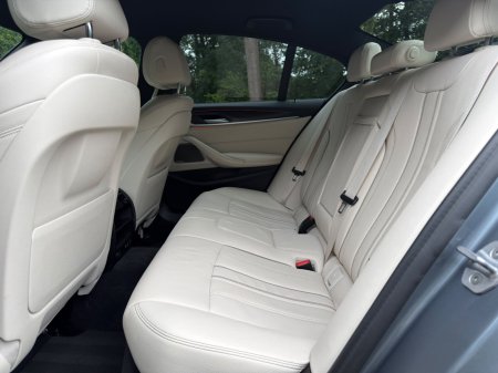 2021 BMW 5-Series - photo 10