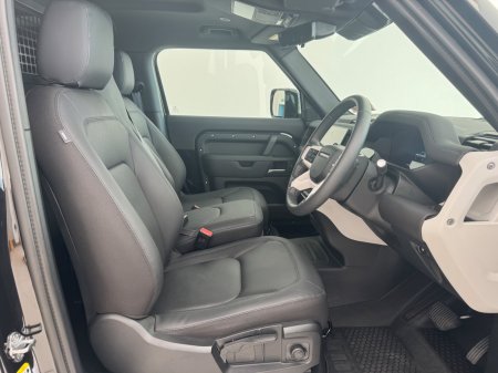 2026 Land Rover Defender - photo 3