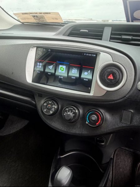 2014 Toyota Vitz - photo 9