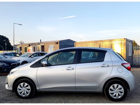 2019 Toyota Vitz - photo 5