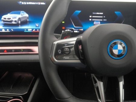 2026 BMW 5-Series - photo 17
