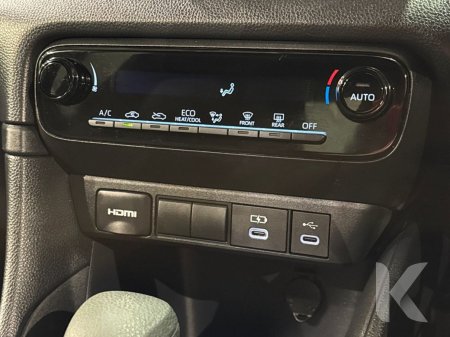 2024 Toyota Yaris - photo 18