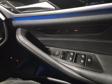 2023 BMW 5-Series - photo 23