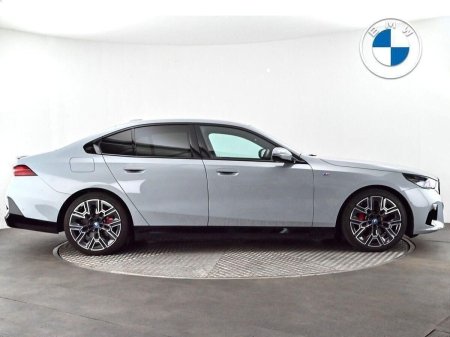 2024 BMW 5-Series - photo 23
