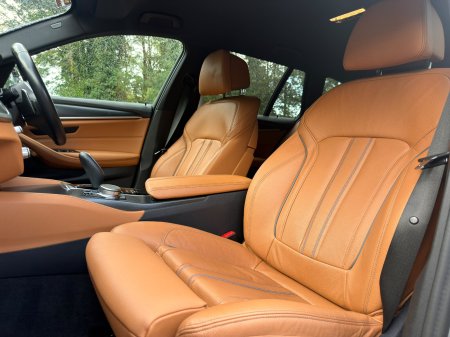 2023 BMW 5-Series - photo 8