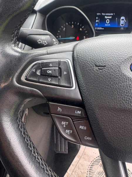 2016 Ford Focus - photo 16