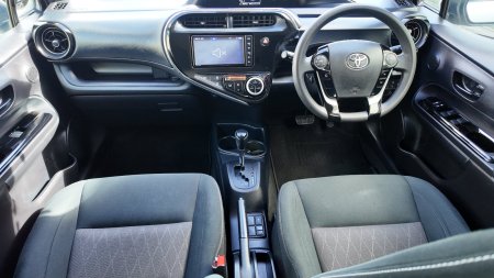 2020 Toyota Aqua - photo 12