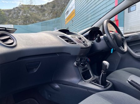 2011 Ford Fiesta - photo 13