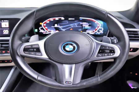 2022 BMW 3-Series - photo 17