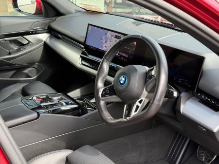 2024 BMW 5-Series - photo 5
