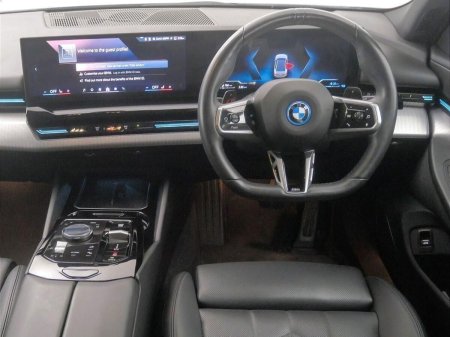 2024 BMW 5-Series - photo 5