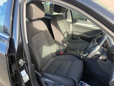 2021 Volkswagen Passat - photo 15