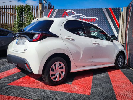 2023 Toyota Yaris - photo 13
