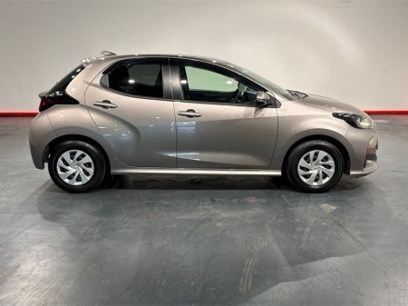 2025 Toyota Yaris - photo 2