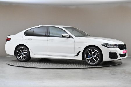 2023 BMW 5-Series - photo 10