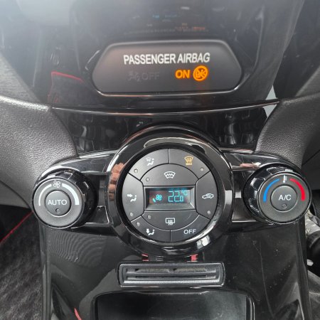 2015 Ford Fiesta - photo 22