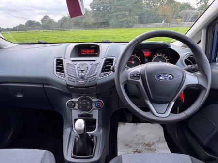 2010 Ford Fiesta - photo 10