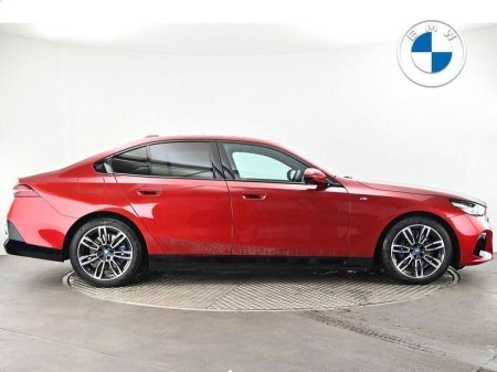 2024 BMW 5-Series - photo 23