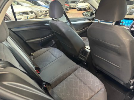 2023 Volkswagen Golf - photo 4