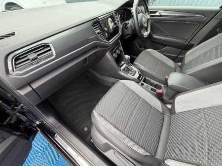 2021 Volkswagen T-Roc - photo 2