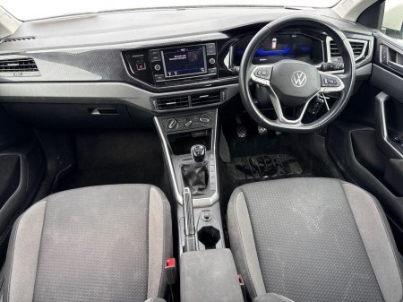 2023 Volkswagen Polo - photo 2