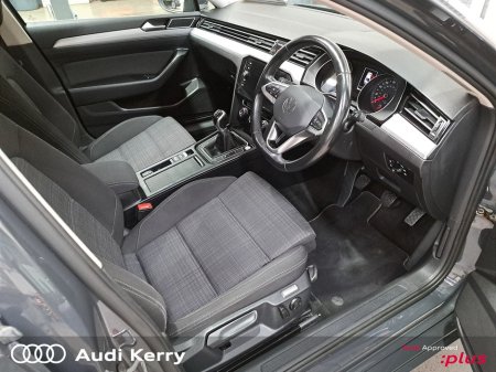 2021 Volkswagen Passat - photo 14