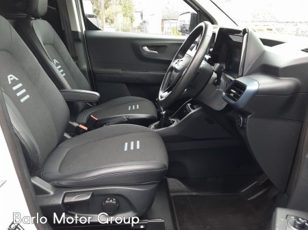 2025 Ford Transit Courier - photo 9