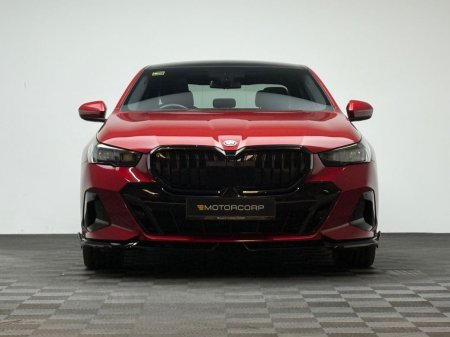 2024 BMW 5-Series - photo 2