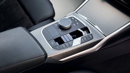 2023 BMW 3-Series - photo 13